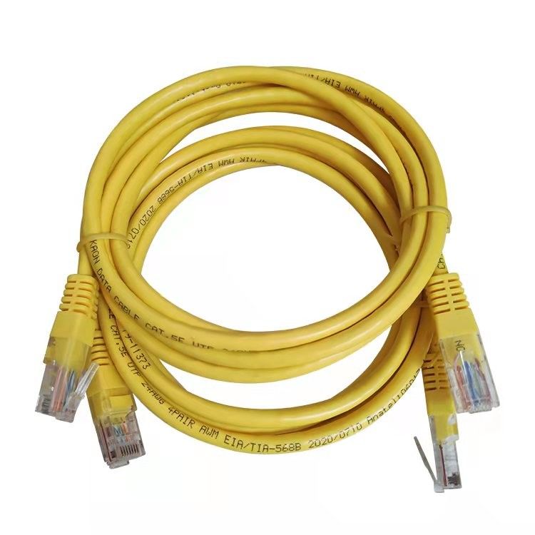 Κίτρινο καλώδιο Cat5e Ethernet σκοινιού μπαλωμάτων καλωδίων UTP Cat5 για τον υπολογιστή και το δρομολογητή